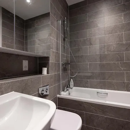 King In Luxury House *